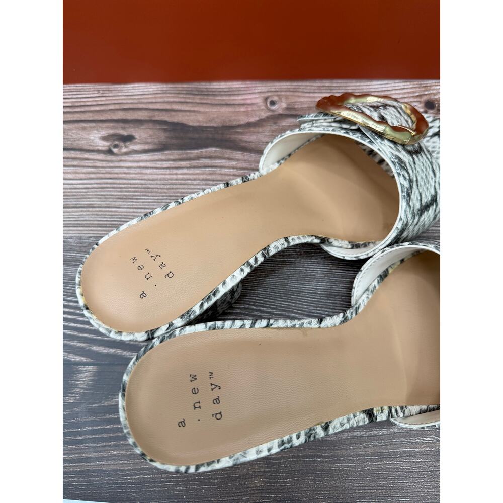 A New Day Snake Print Block Heel Slide Sandals Gold Buckle Size 9 - Picture 2 of 4